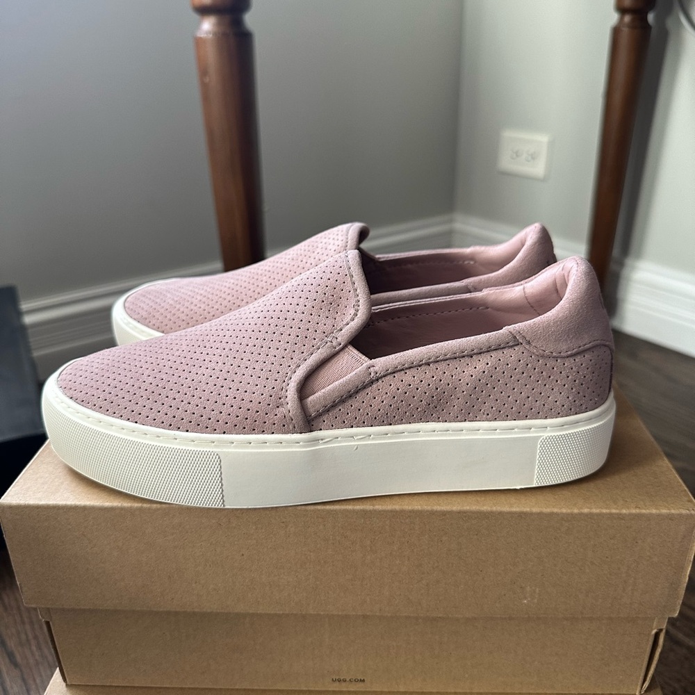 NWT - UGG slip on shoes size 6.5